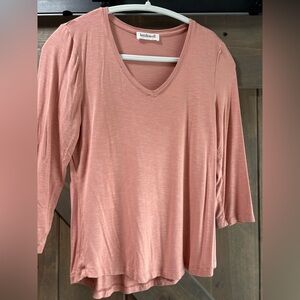 Kettlewell Rosewood V-neck, loose fit T, 3/4 sleeve. Size small
